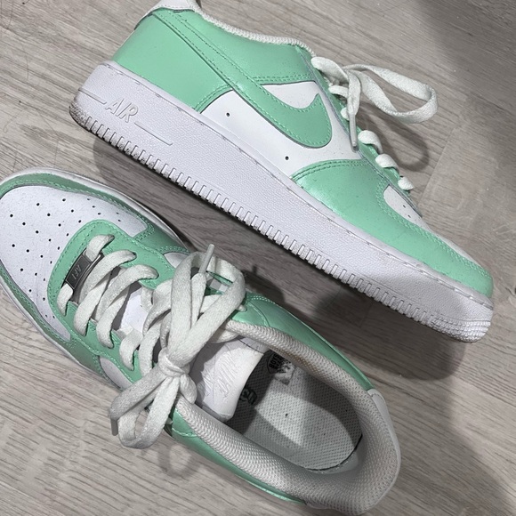 Green Nike AF1s - Picture 2 of 3